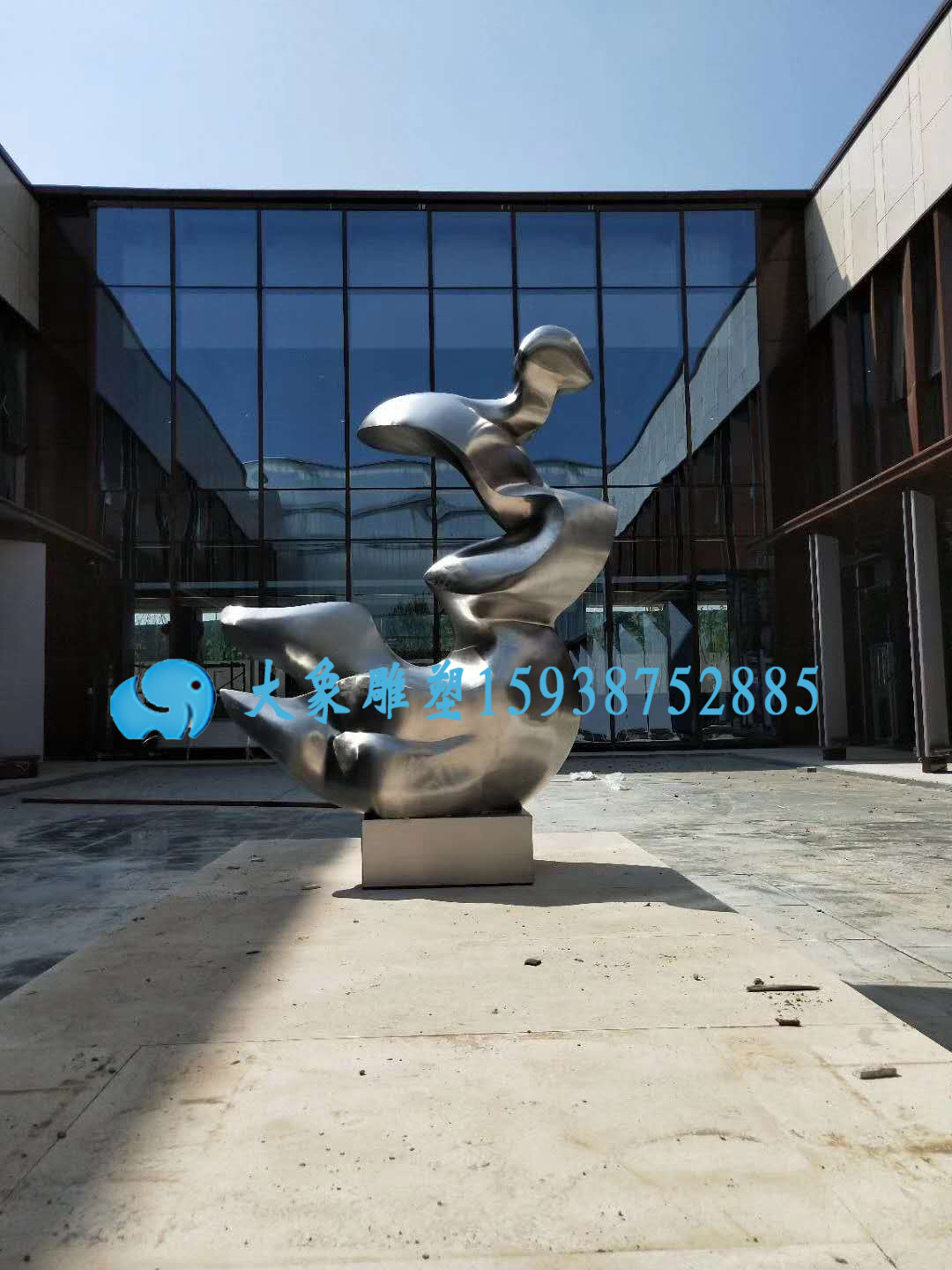 河南不銹鋼雕塑為什么會被越來越多的人選擇？(圖3)